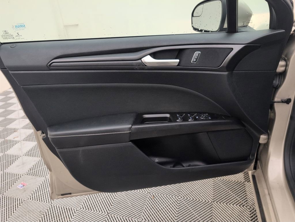 Certified 2018 Ford Fusion SE w/ Equipment Group 201A FWD image 31