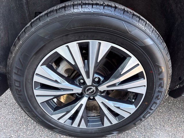 Used 2023 Nissan Rogue SV AWD/4WD image 12