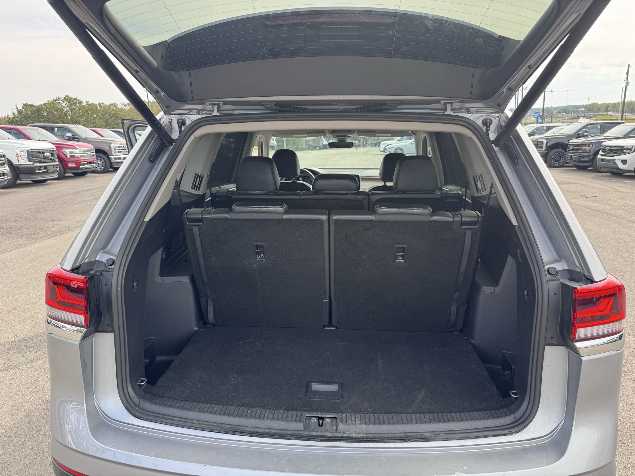 Used 2024 Volkswagen Atlas SE AWD/4WD image 39