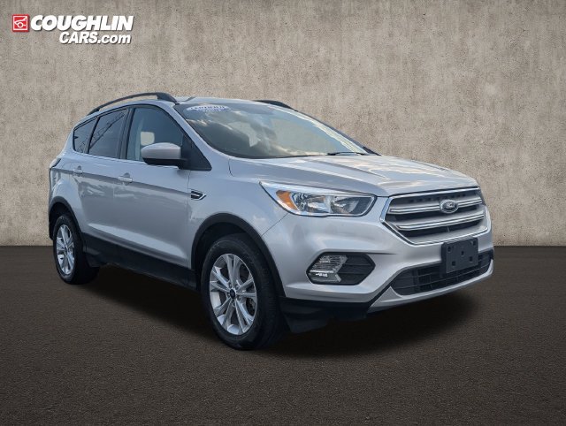 Certified 2018 Ford Escape SE w/ SE Sync 3 Package AWD/4WD image 1