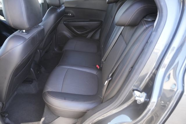 Used 2017 Chevrolet Trax LT w/ LT Convenience Package image 12
