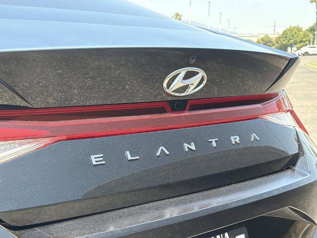Used 2023 Hyundai Elantra SEL FWD image 9