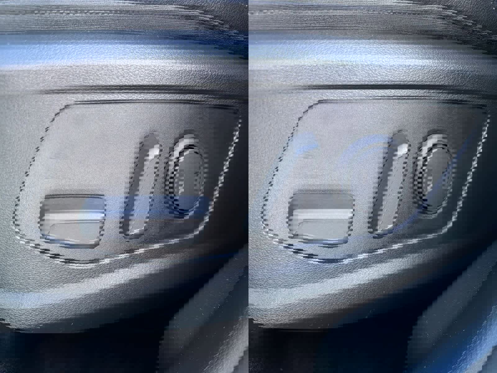 Used 2025 Hyundai Santa Cruz SEL image 18