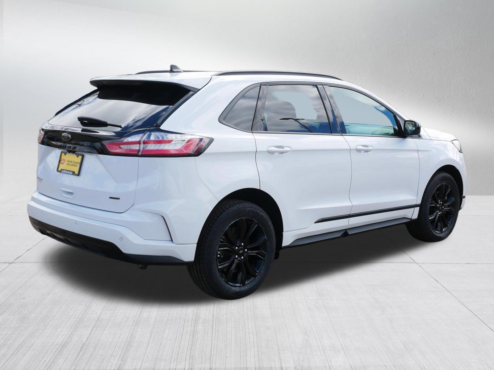 Certified 2022 Ford Edge SE w/ Black Appearance Package AWD/4WD image 7