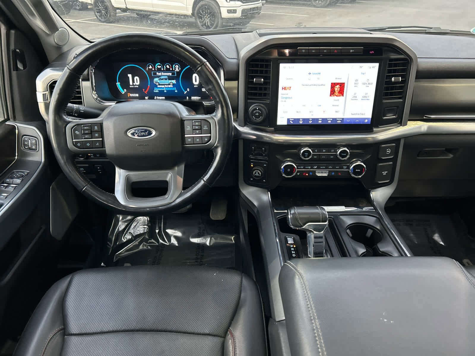 Certified 2022 Ford F150 Lariat w/ Equipment Group 502A High image 25