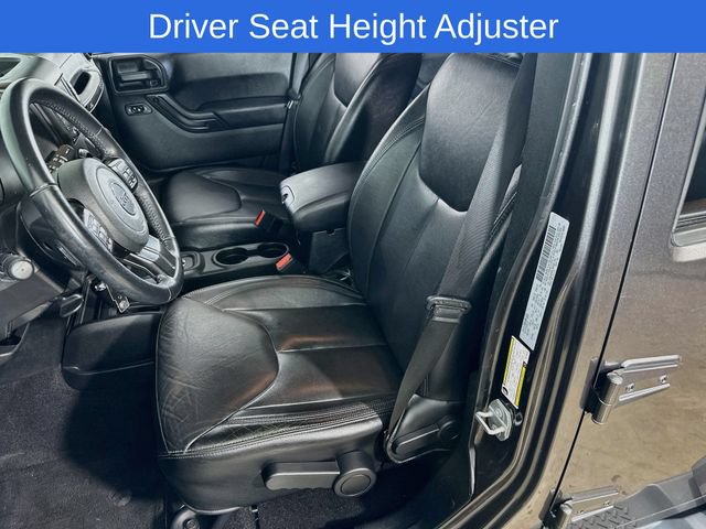 Used 2017 Jeep Wrangler Unlimited Sahara AWD/4WD image 21