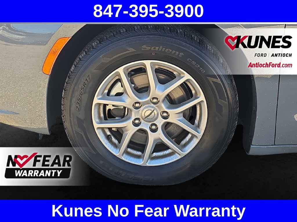 Used 2025 Chrysler Pacifica Select FWD image 13