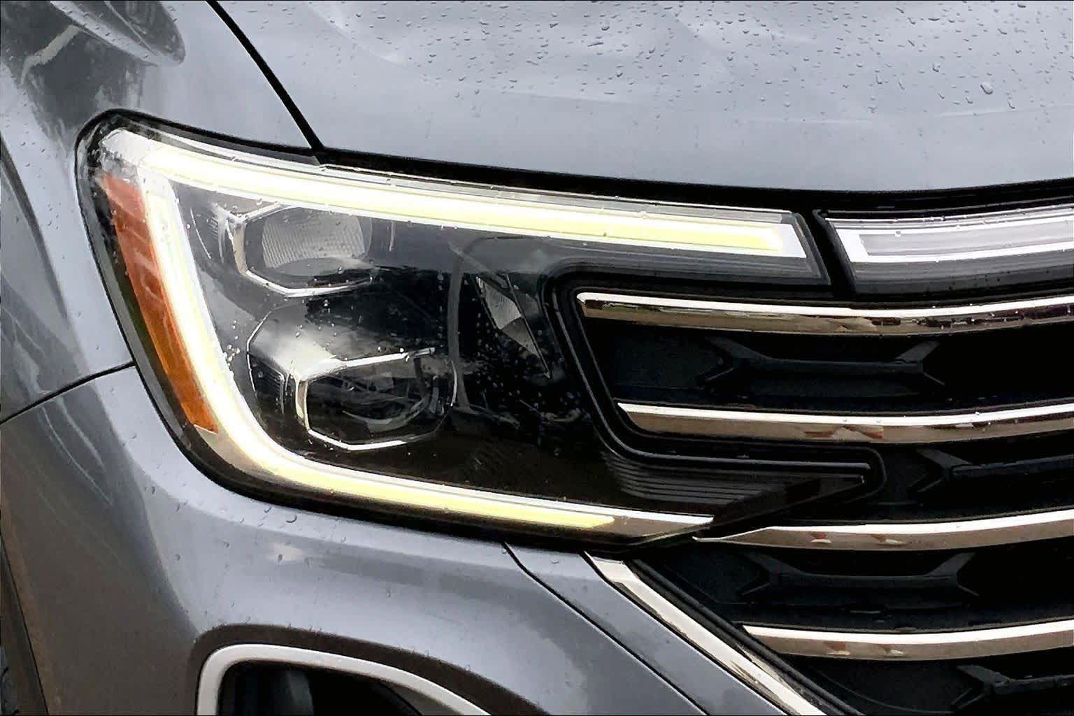 Used 2025 Volkswagen Atlas SE FWD image 28