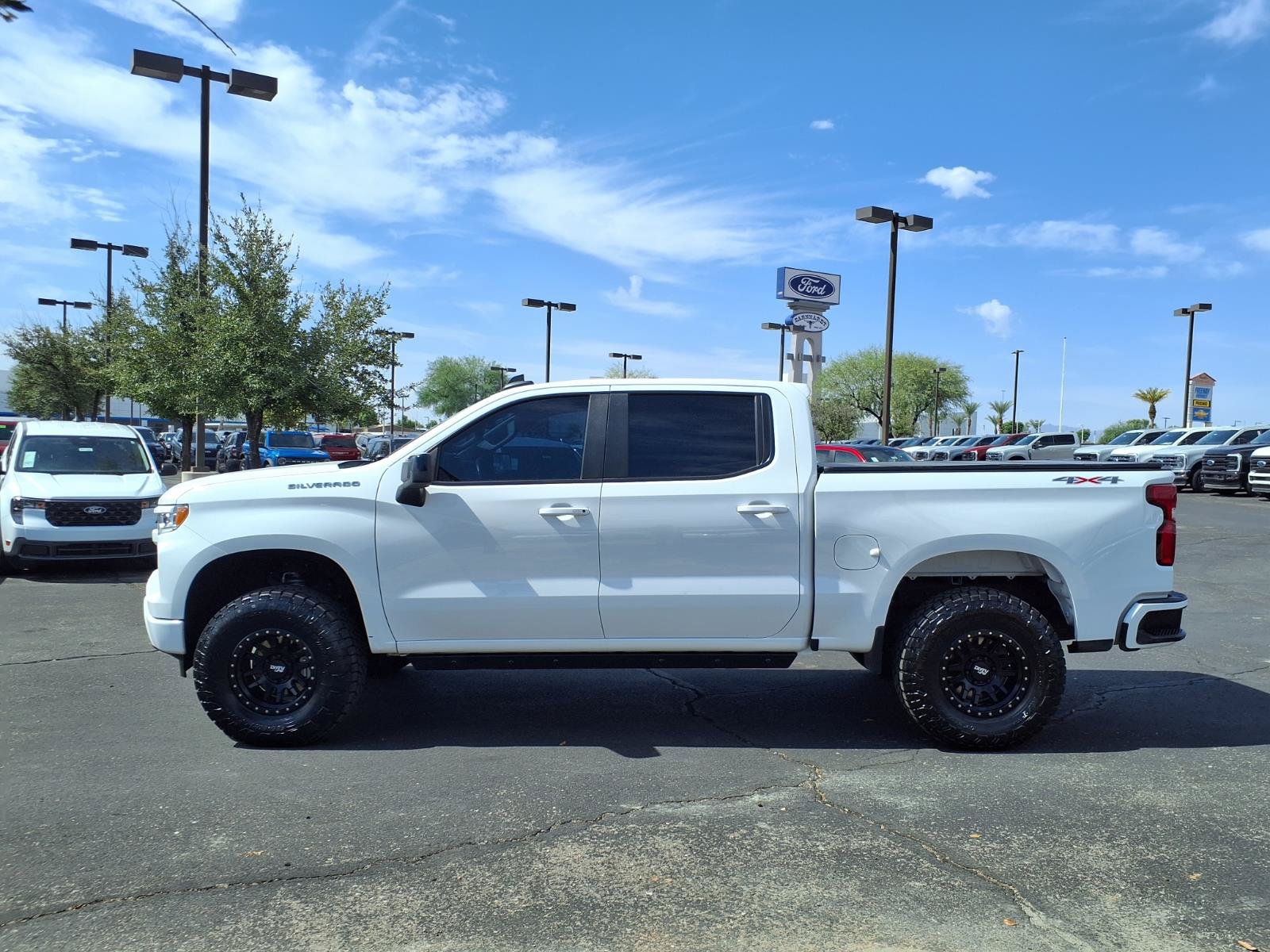 Used 2022 Chevrolet Silverado 1500 RST AWD/4WD image 3