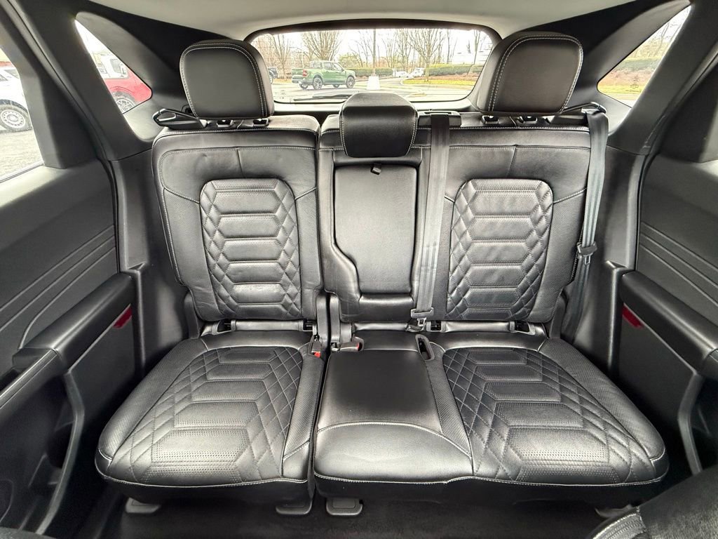 Certified 2023 Ford Escape Platinum w/ Premium Technology Package image 28