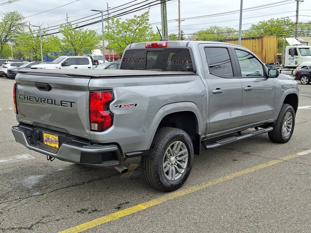 Used 2024 Chevrolet Colorado LT w/ LT Convenience Package AWD/4WD image 17