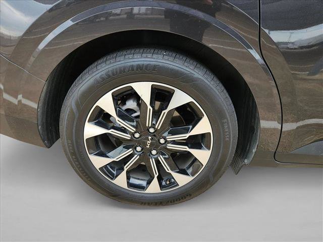 Used 2024 Kia Carnival EX FWD image 21