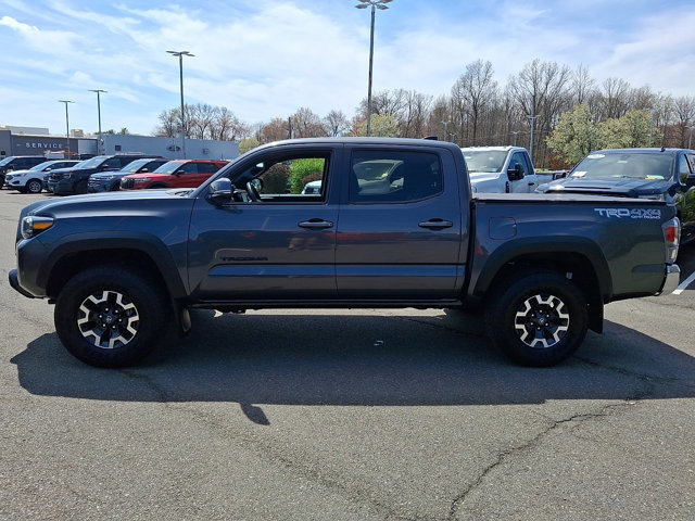 Used 2023 Toyota Tacoma TRD Off-Road w/ Black Out Package (TMS) AWD/4WD image 9