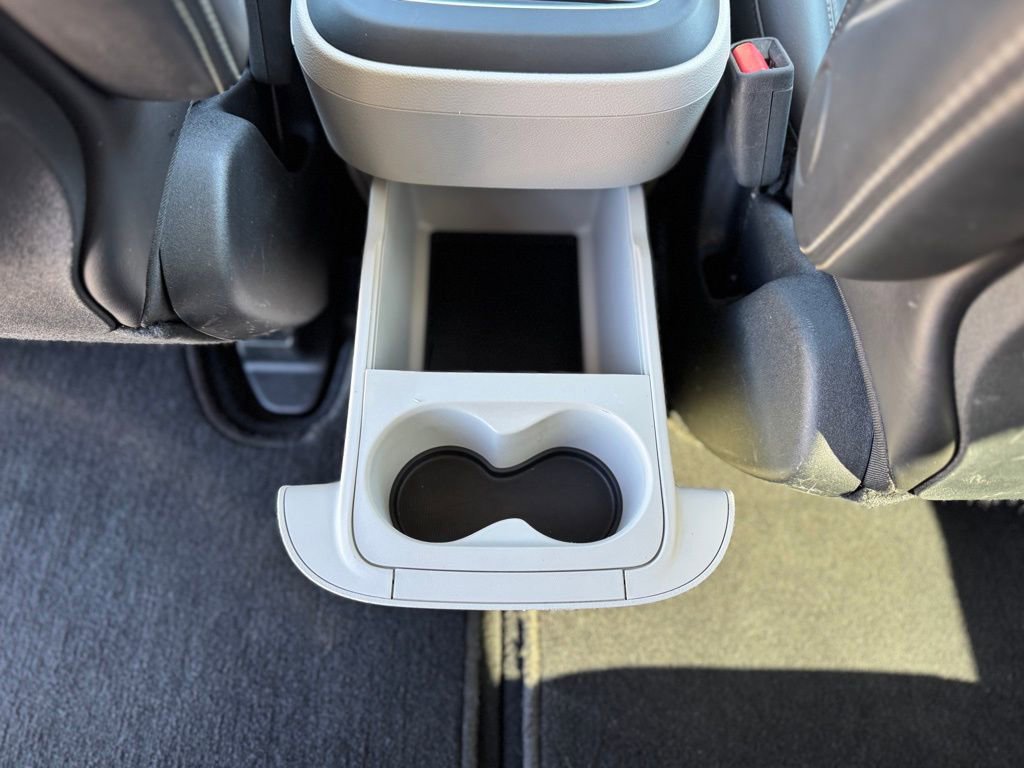 Used 2023 Chrysler Pacifica Touring-L image 39