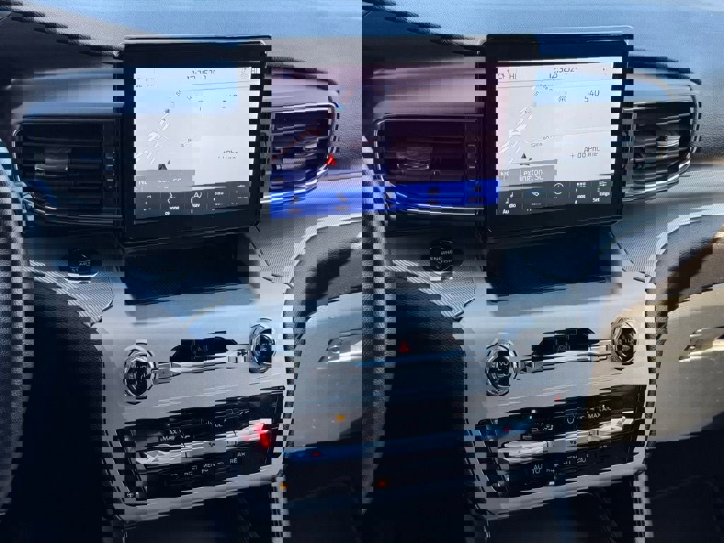 Certified 2022 Ford Explorer XLT w/ Equipment Group 202A image 27