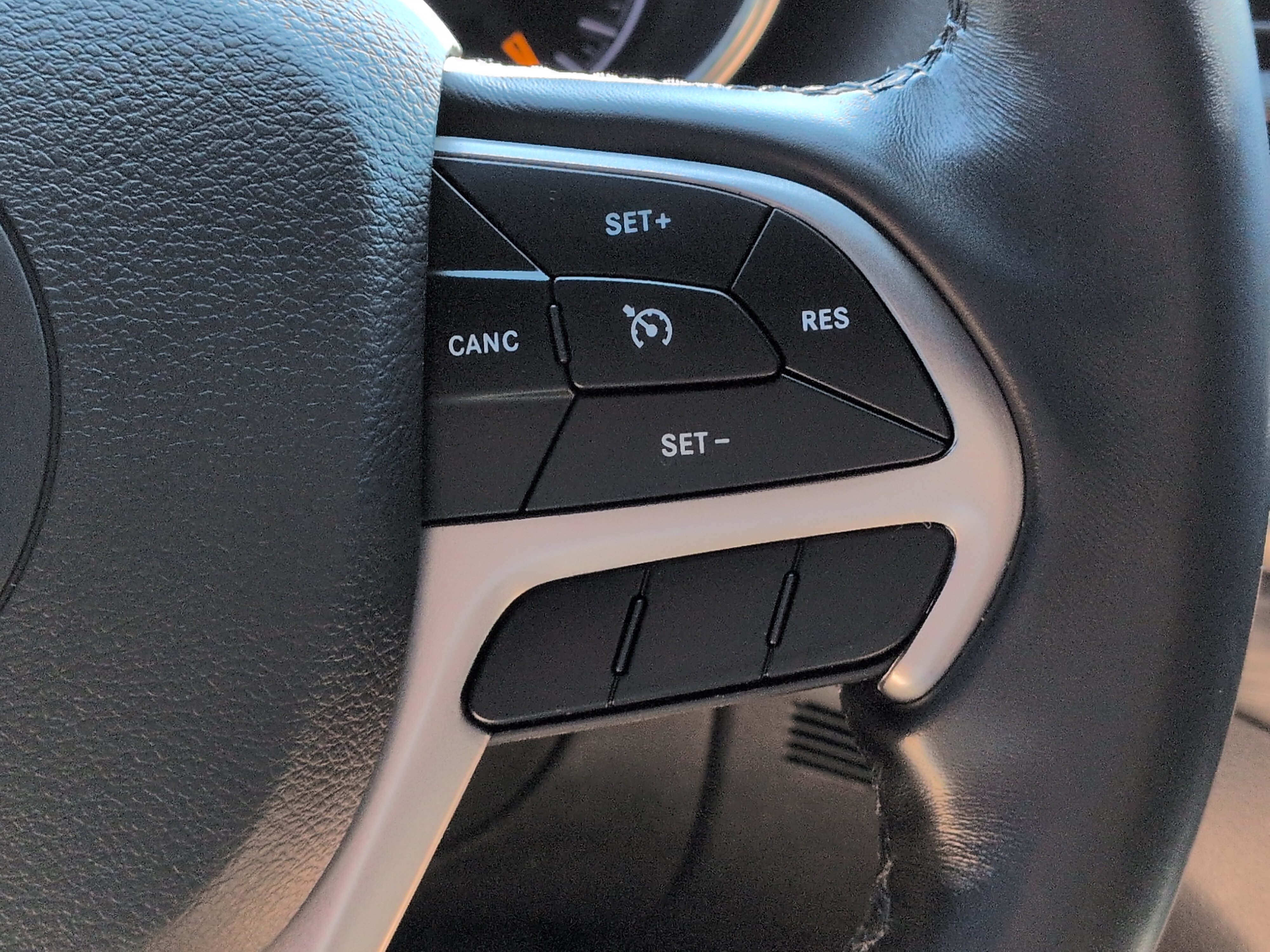 Used 2021 Jeep Grand Cherokee Laredo RWD image 22