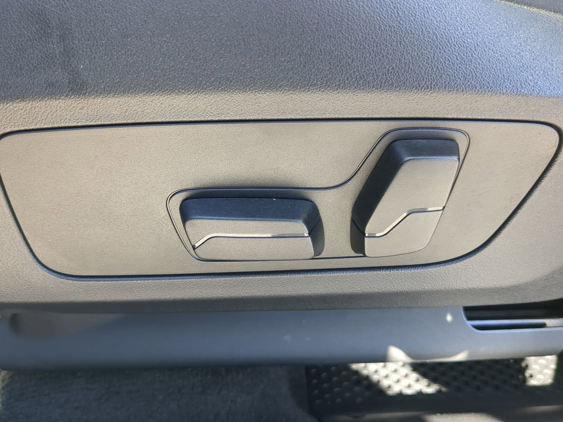 Used 2025 BMW X1 xDrive28i w/ Convenience Package image 42