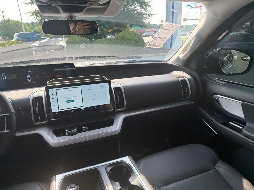 Certified 2025 Ford Expedition Active AWD/4WD image 13