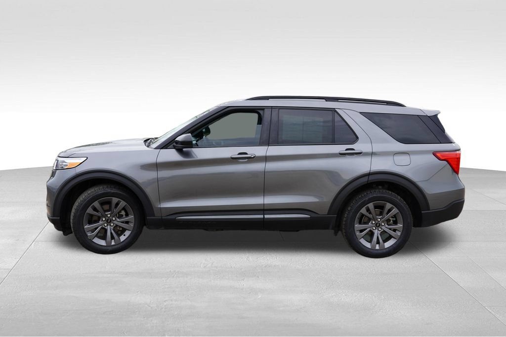 Certified 2024 Ford Explorer XLT w/ Equipment Group 202A AWD/4WD image 9