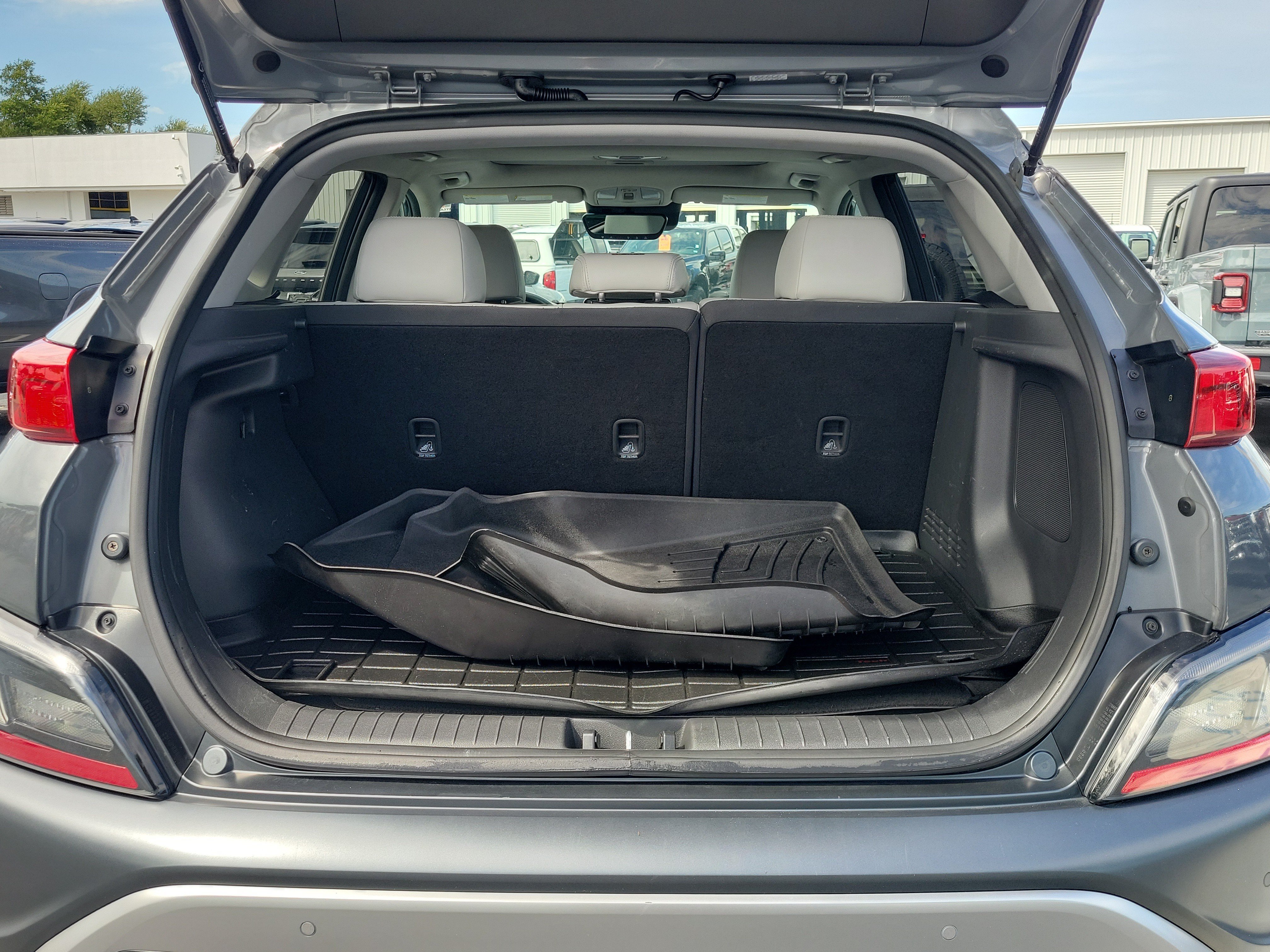 Used 2023 Hyundai Kona Limited AWD/4WD image 10