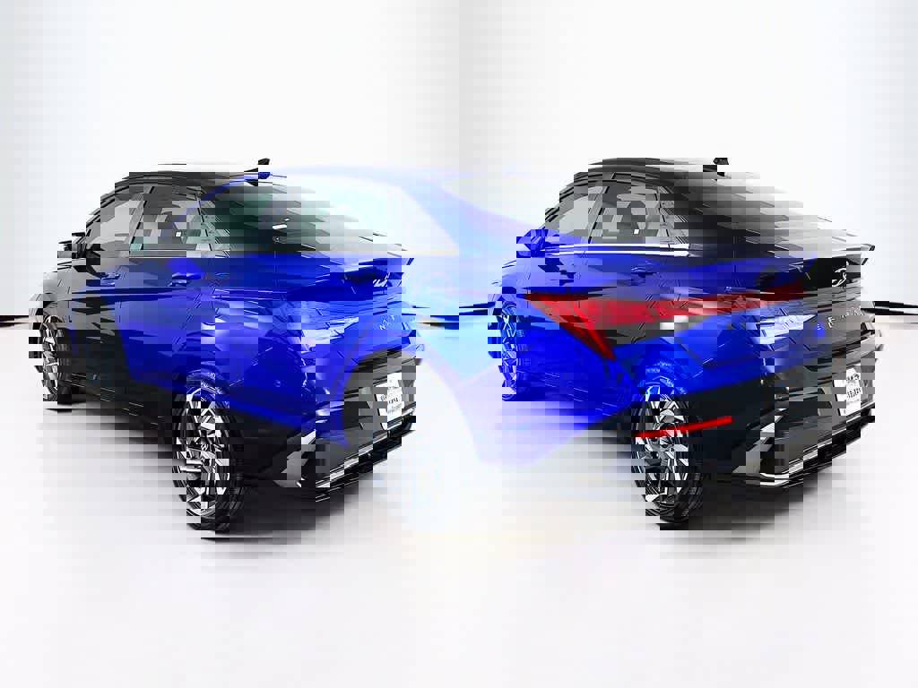 Used 2026 Hyundai Elantra Limited w/ Cargo Package image 3