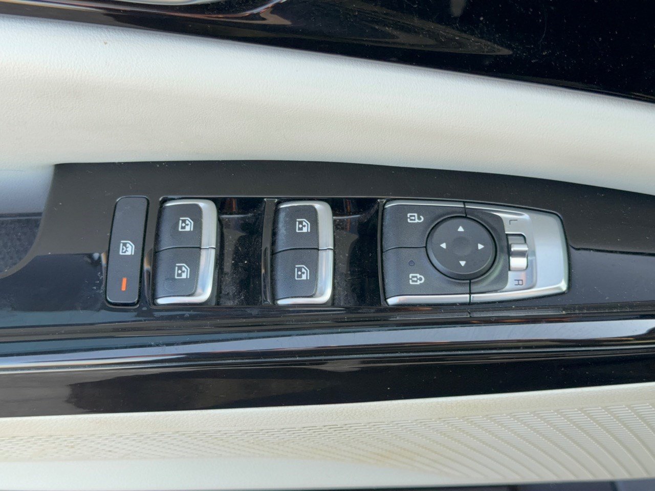 Used 2022 Kia Carnival EX FWD image 15