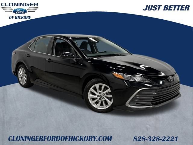 Used 2022 Toyota Camry LE w/ Carpet Mat Package (TMS)
