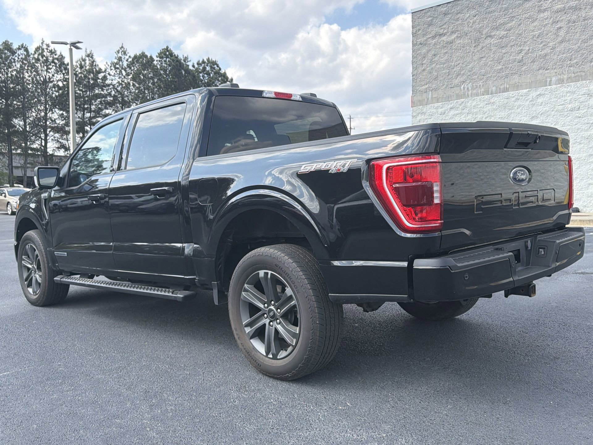 Certified 2023 Ford F150 XLT w/ Equipment Group 302A High image 5