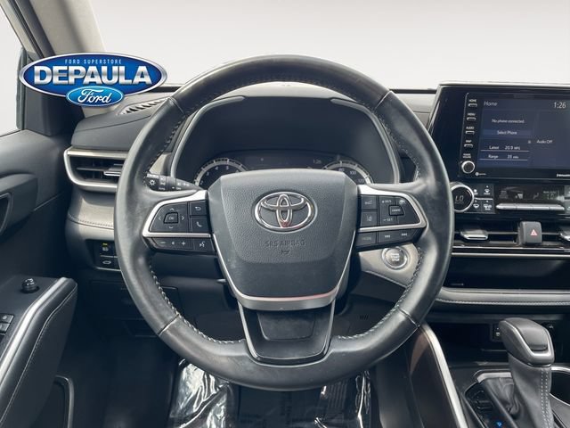 Used 2022 Toyota Highlander XLE AWD/4WD image 15