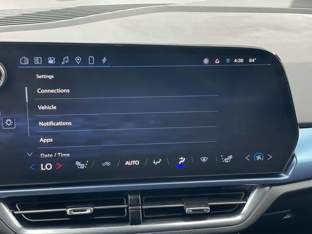 Used 2025 Chevrolet Equinox EV LT w/ Convenience Package image 15