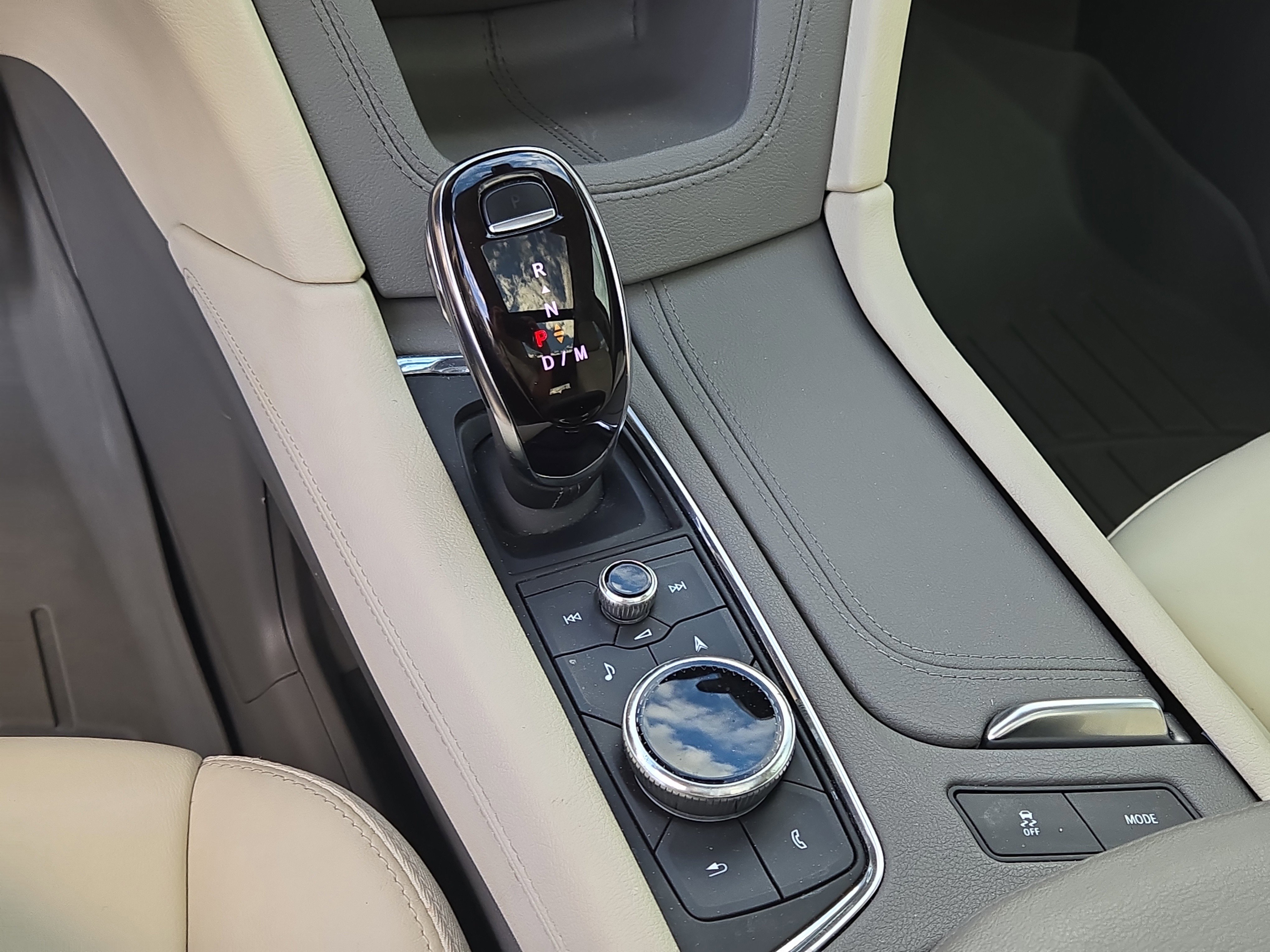 Used 2022 Cadillac XT5 Premium Luxury image 33