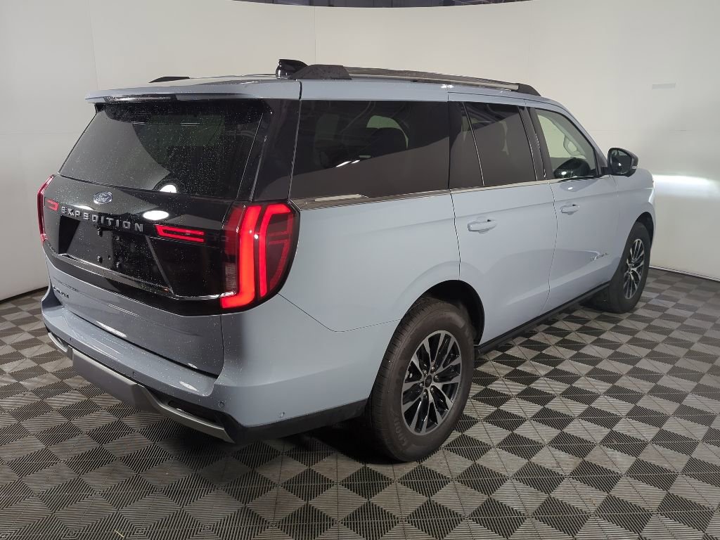 Certified 2025 Ford Expedition Platinum AWD/4WD image 12