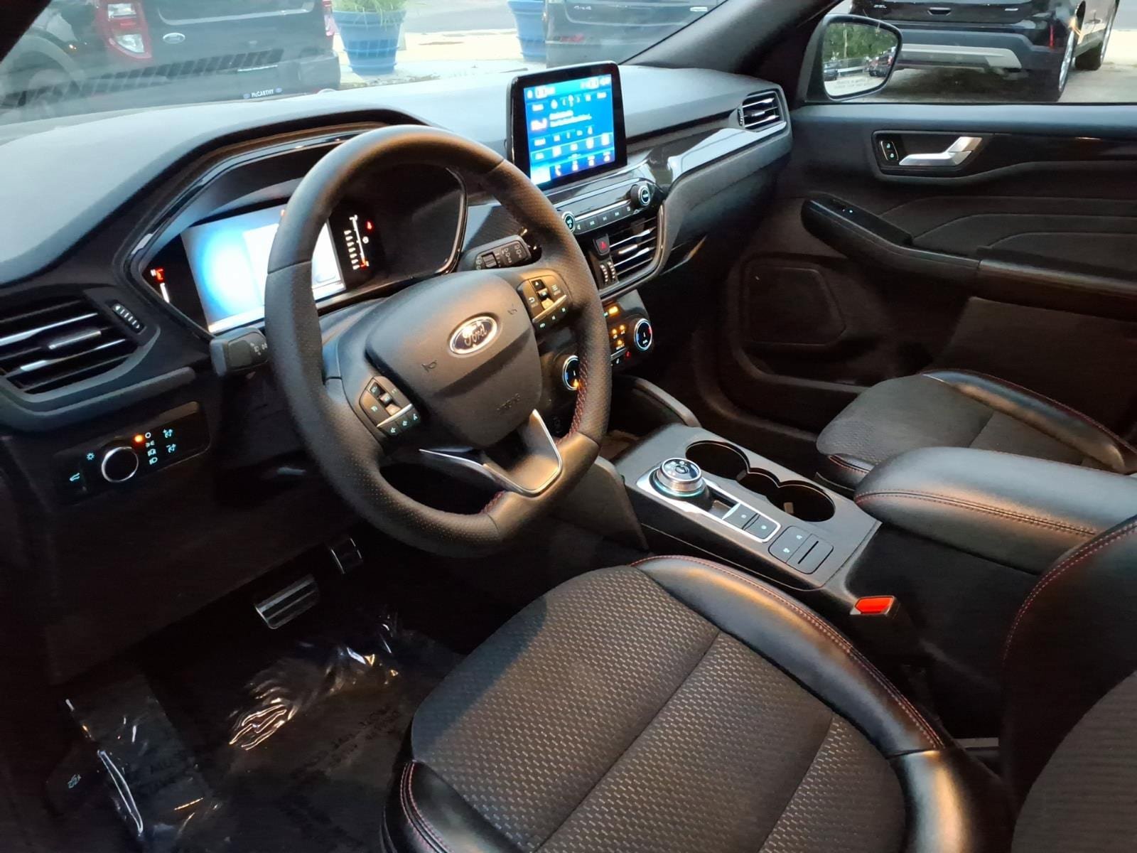 Certified 2024 Ford Escape ST-Line AWD/4WD image 10