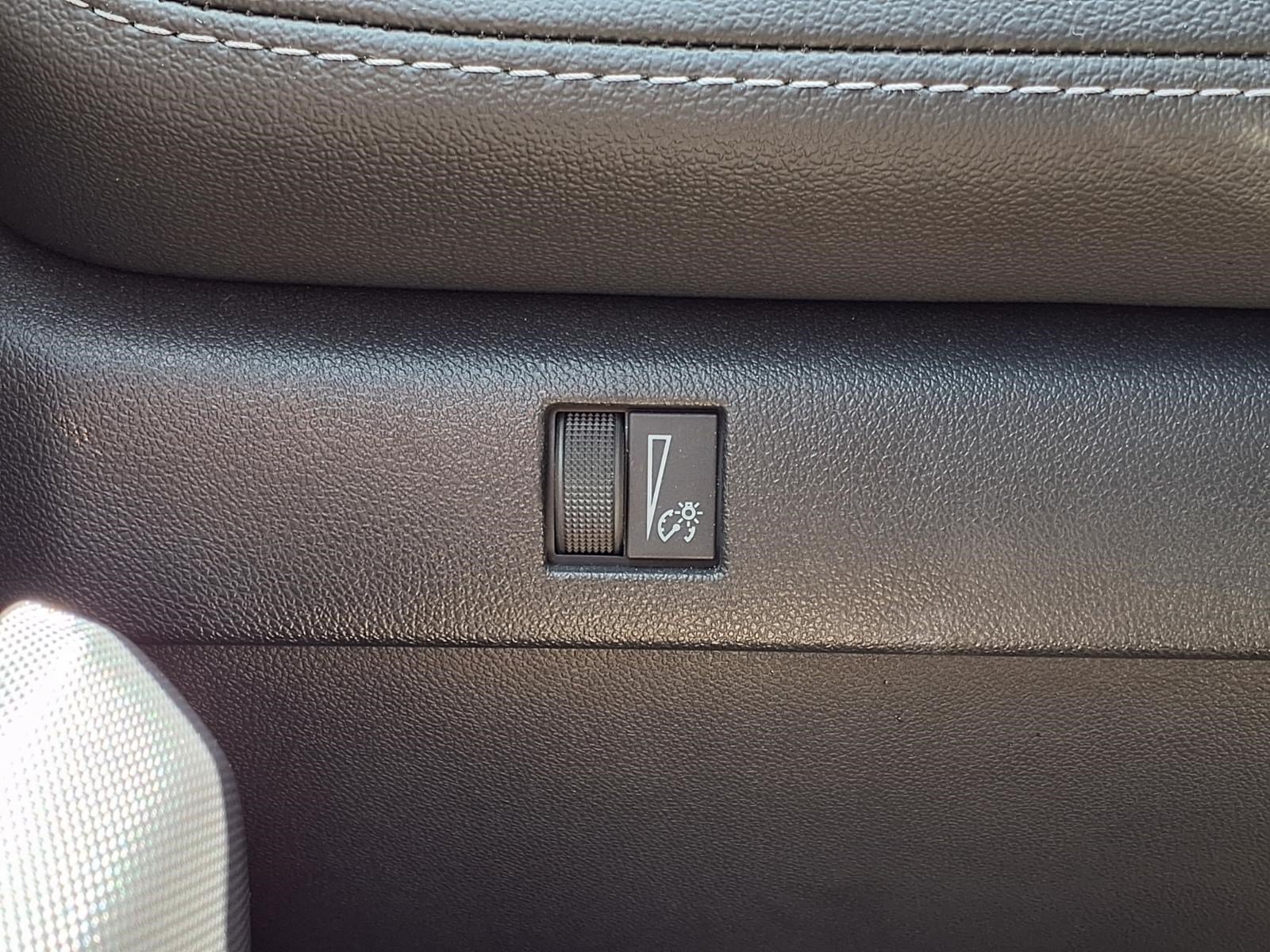 Used 2025 Chevrolet Colorado LT RWD image 20