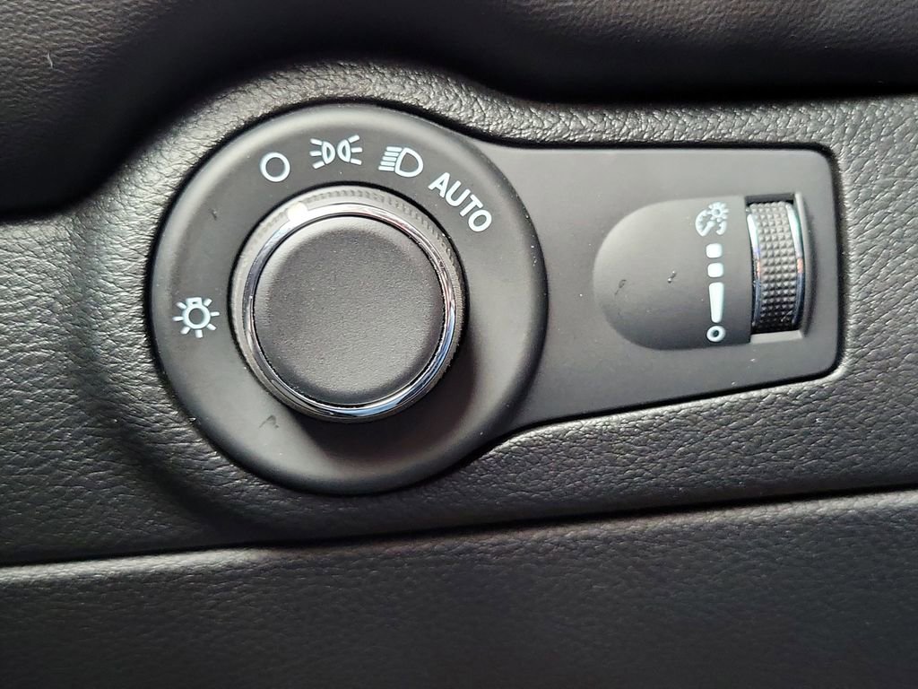 Used 2023 Dodge Durango GT AWD/4WD image 13