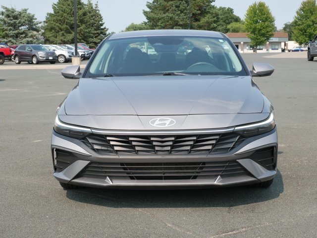Used 2024 Hyundai Elantra SEL FWD image 3