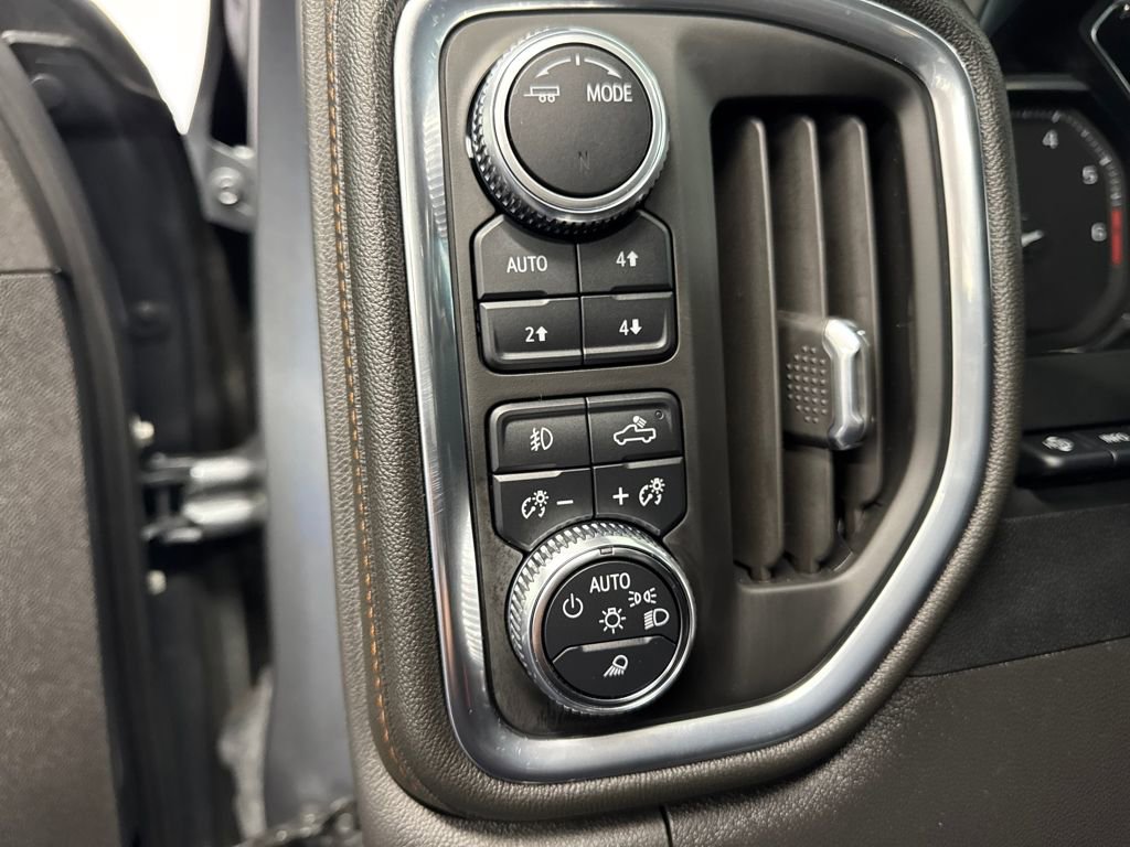 Used 2022 GMC Sierra 1500 AT4 w/ AT4 Premium Package AWD/4WD image 37