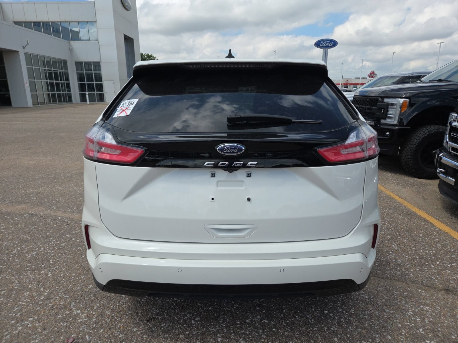 Certified 2024 Ford Edge ST-Line AWD/4WD image 4