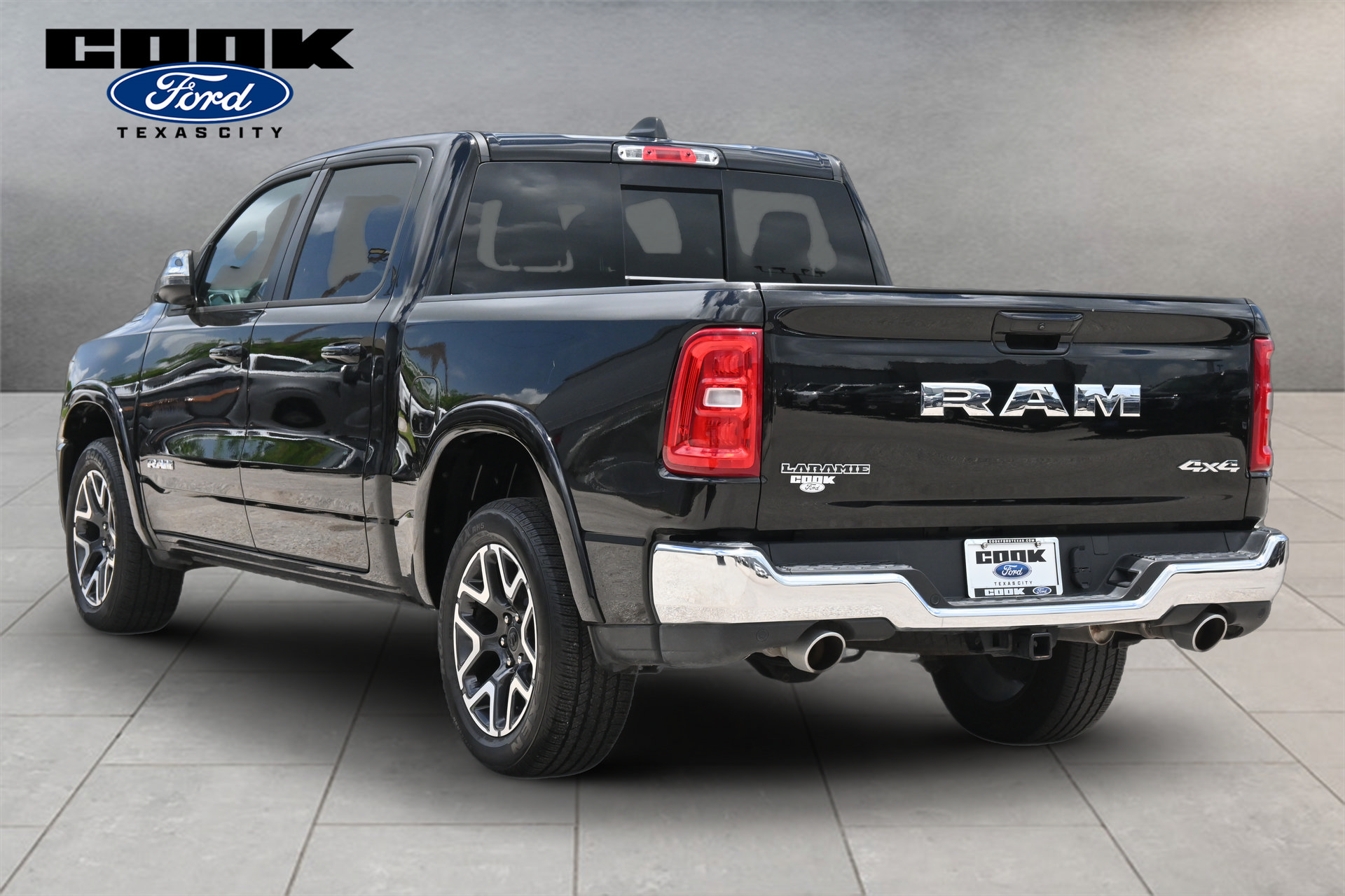Used 2026 RAM 1500 Laramie AWD/4WD image 4