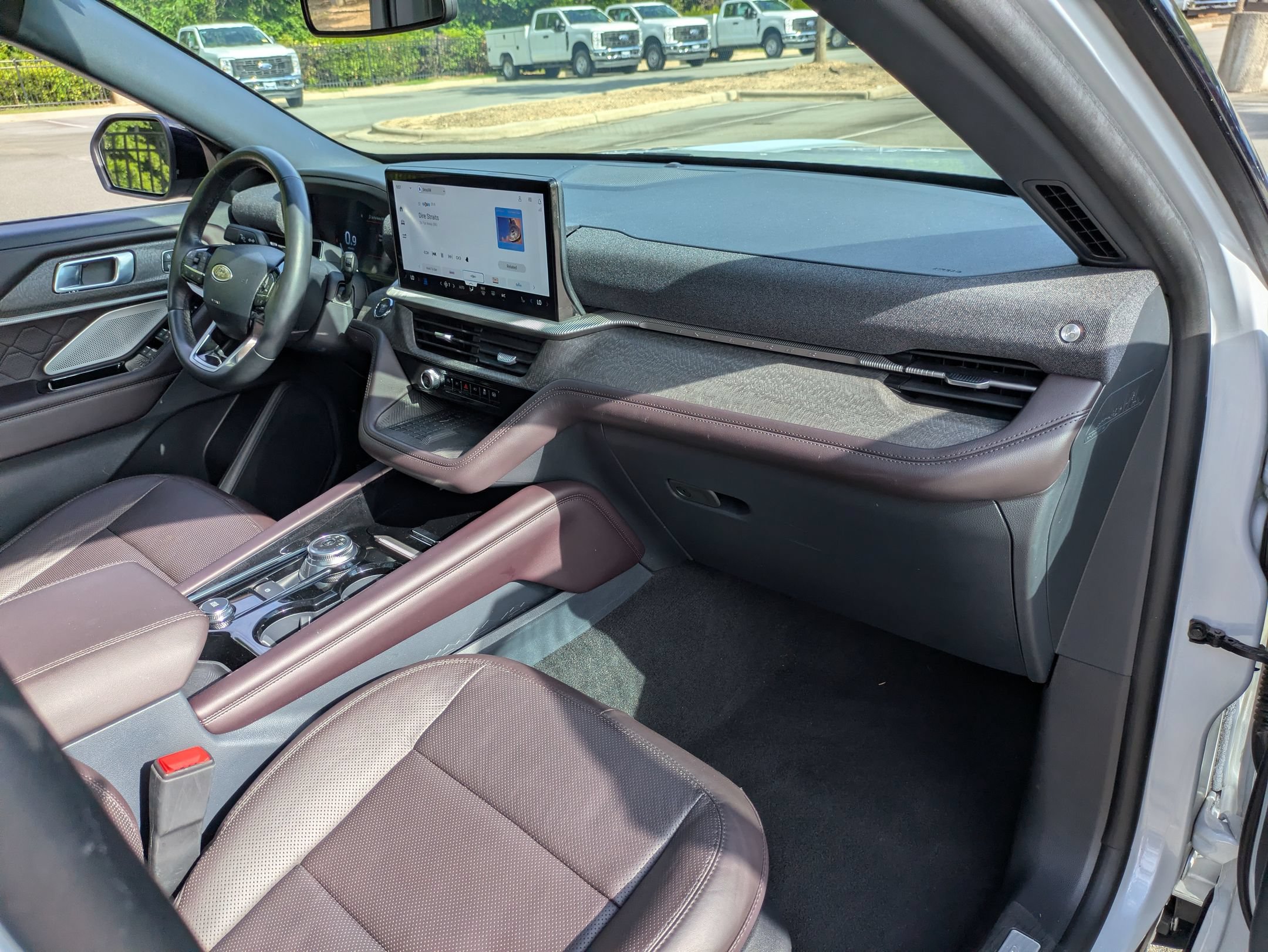 Certified 2025 Ford Explorer Platinum w/ LUX Leather Package AWD/4WD image 39