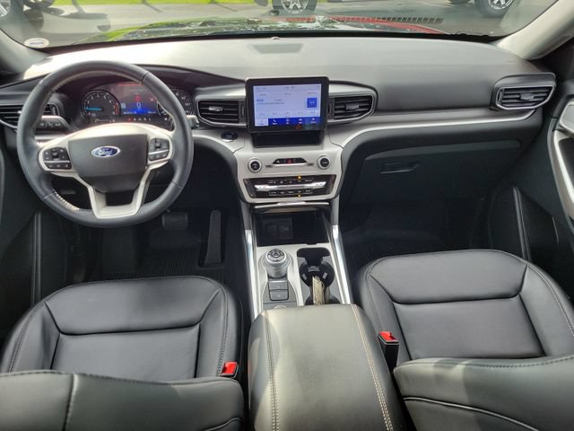 Certified 2023 Ford Explorer XLT w/ Equipment Group 202A AWD/4WD image 29