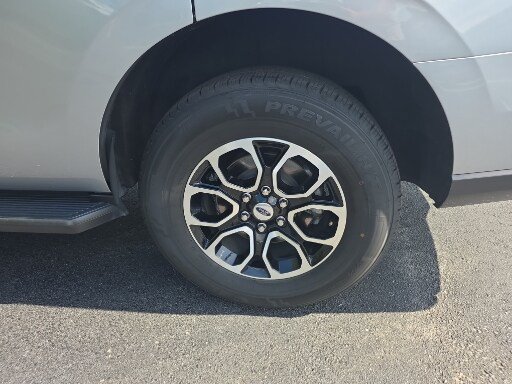 Certified 2024 Ford Expedition XLT RWD image 21