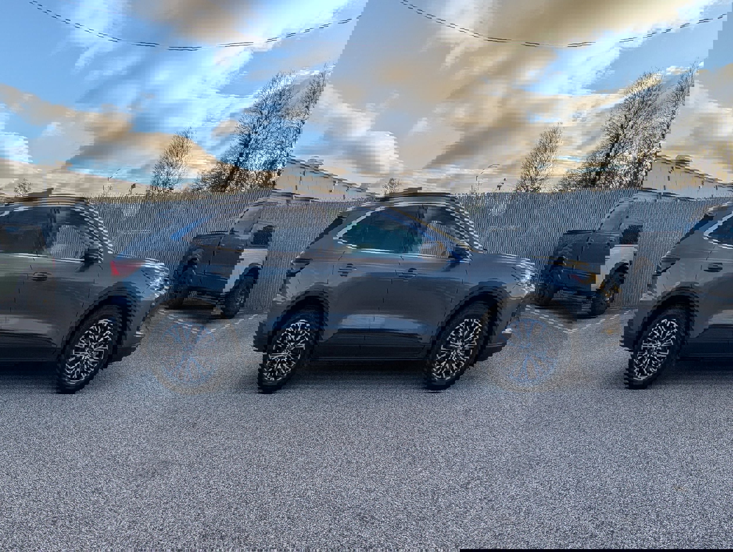 Certified 2023 Ford Escape SE w/ PHEV Premium Package image 8