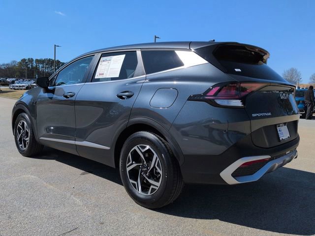 Used 2025 Kia Sportage LX image 2