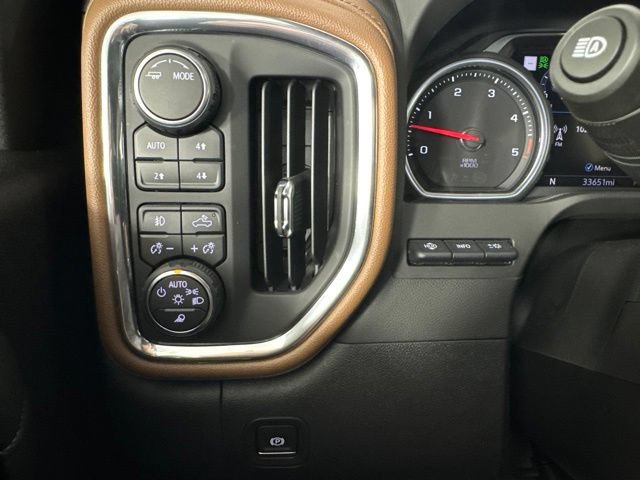 Used 2023 Chevrolet Silverado 2500 High Country w/ Technology Package AWD/4WD image 18