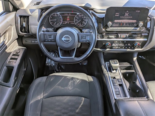 Used 2024 Nissan Pathfinder SV w/ SV Premium Package image 16