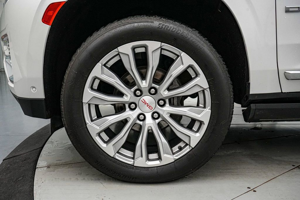 Used 2024 GMC Yukon XL Denali w/ Denali Reserve Package image 10