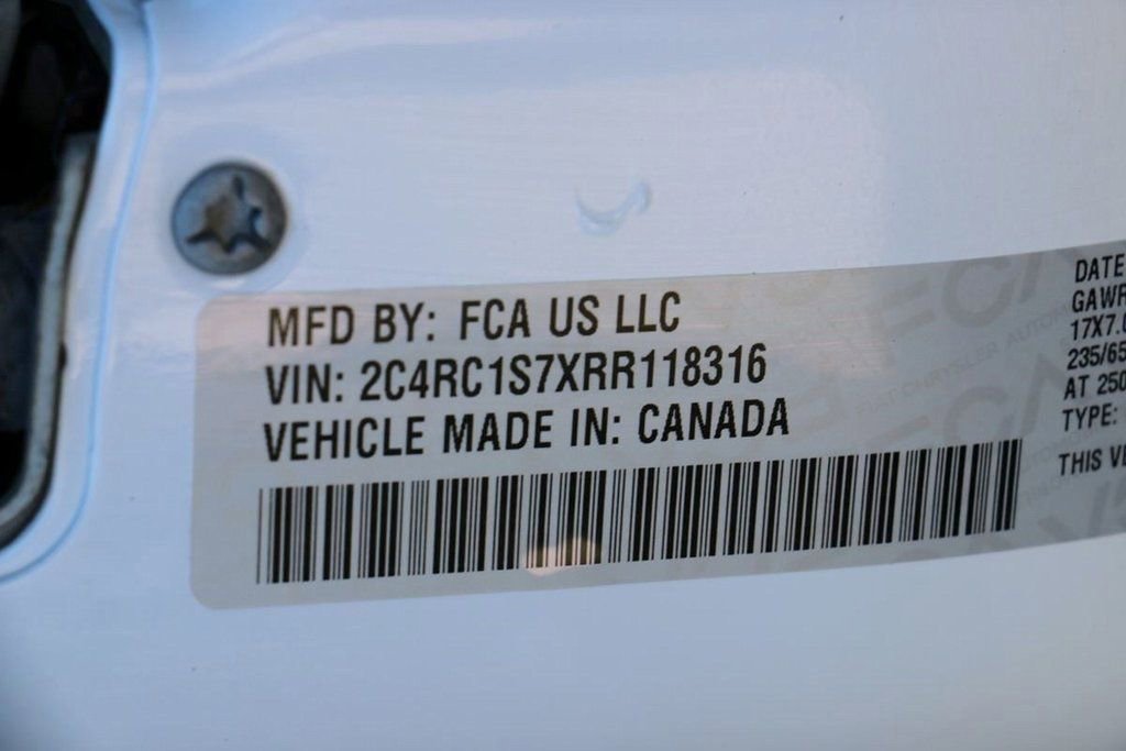 Used 2024 Chrysler Pacifica Select image 35