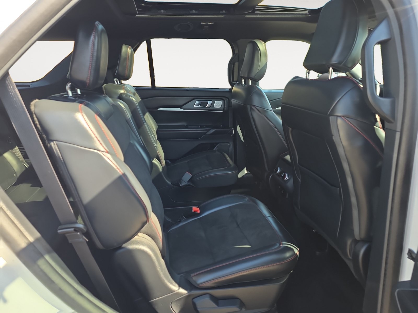 Certified 2025 Ford Explorer ST AWD/4WD image 13