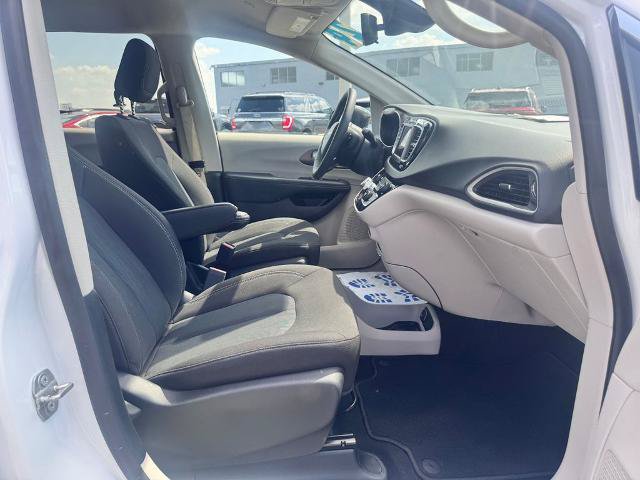 Used 2024 Chrysler Voyager LX FWD image 13
